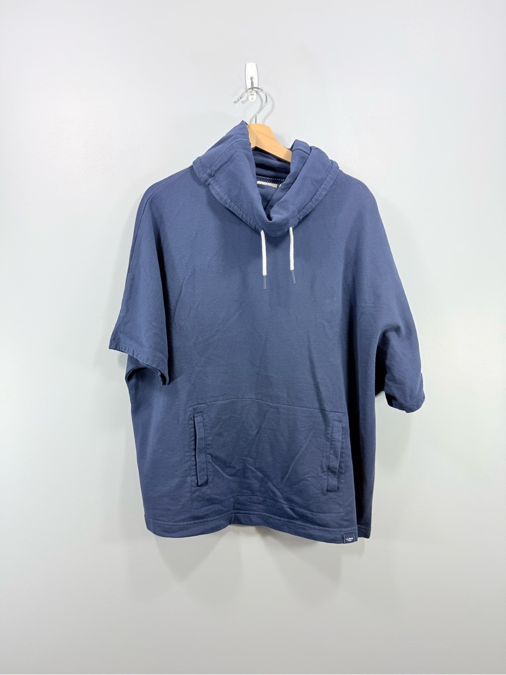 L.L. Bean Short-Sleeve Hooded Pullover Shirt in Navy size S/M